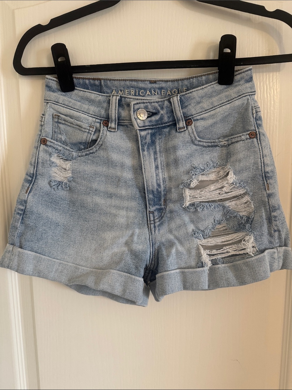American Eagle Outfitters mom Short Light Wash Denim Size 00